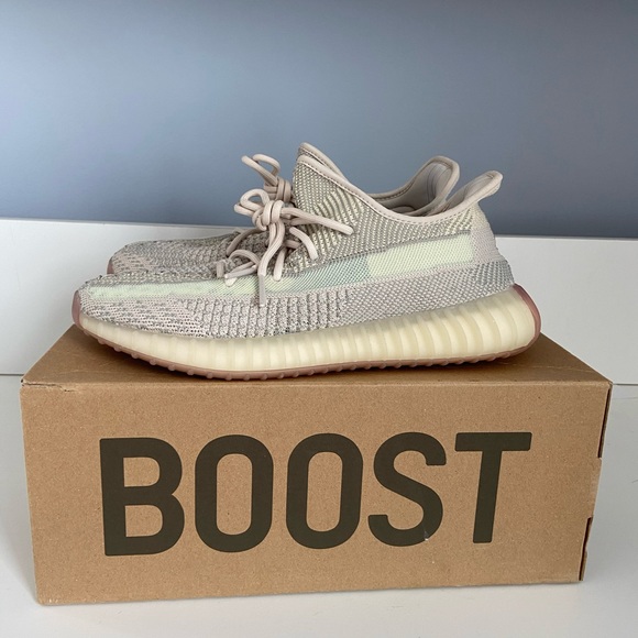 Yeezy 350 V2 Citrin non-reflective